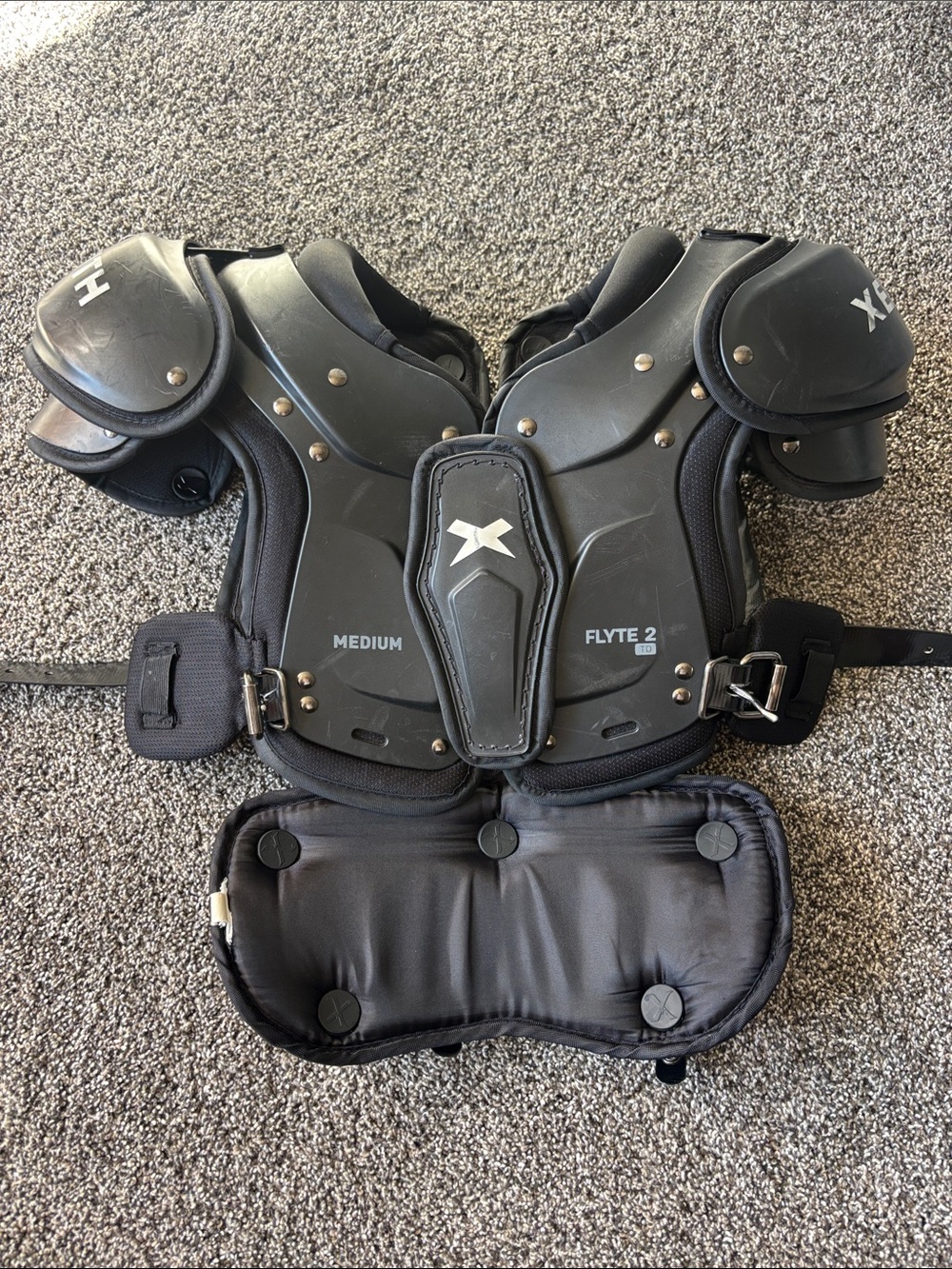 Xenith Flyte 2 Football Shoulder Pads PLUS Xenith Back Plate